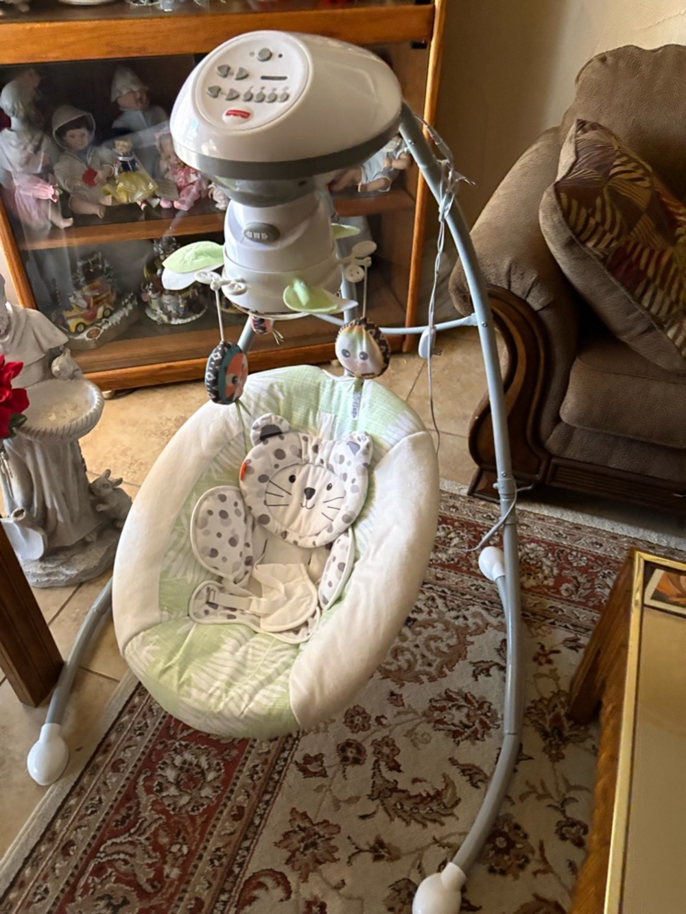 Fisher-Price Baby Swing in White and Light Green